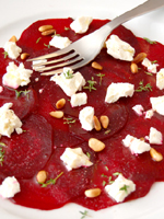 Bietjescarpaccio met geitenkaas en honingdressing