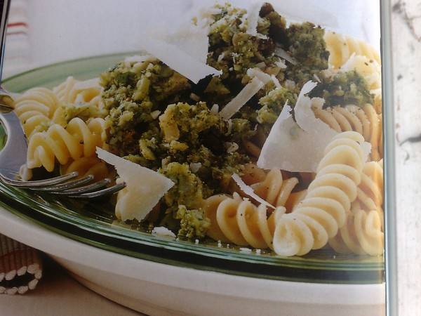 Pasta met broccolipesto