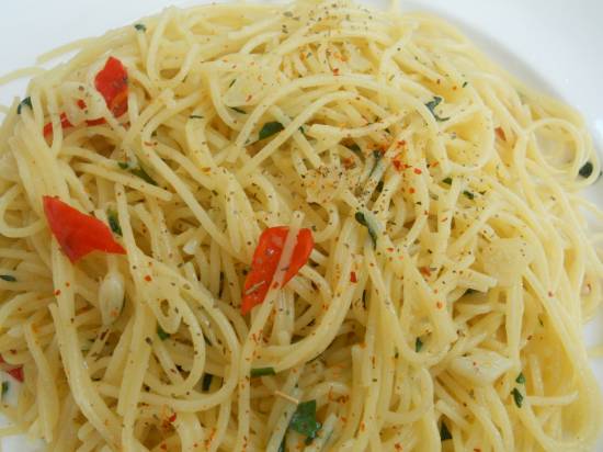 Spaghetti aglio e olio e peperonico