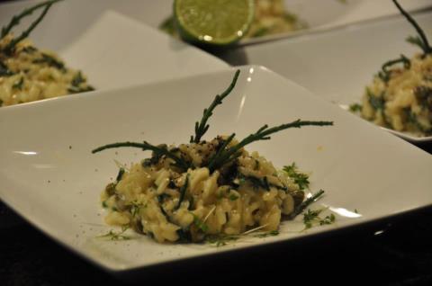 Zeekraalrisotto met kappertjes en koffie,Frank Veerman en Jan Sattler (recept Sergio Herman van Oud-Sluis)