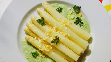 Asperges met (wilde) kruidensaus