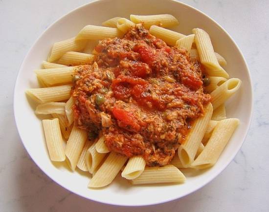 lekkers en simpel,Pasta met een hemelse Tonijnsaus.