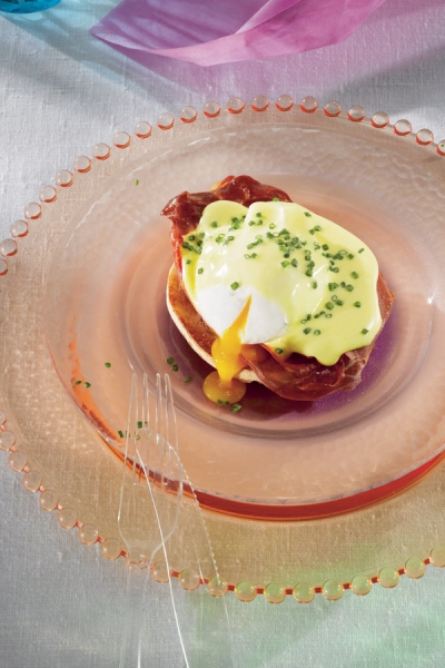 Eggs benedict