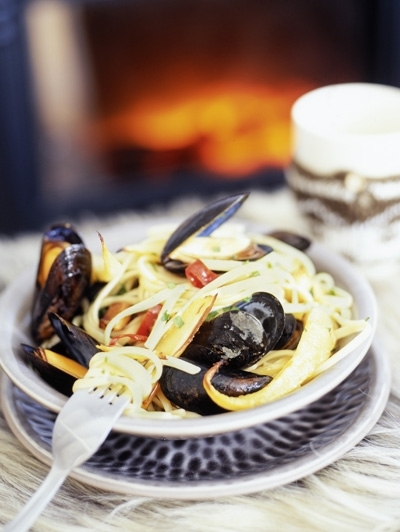 Spaghetti met pastinaak, mosselen en rode peper