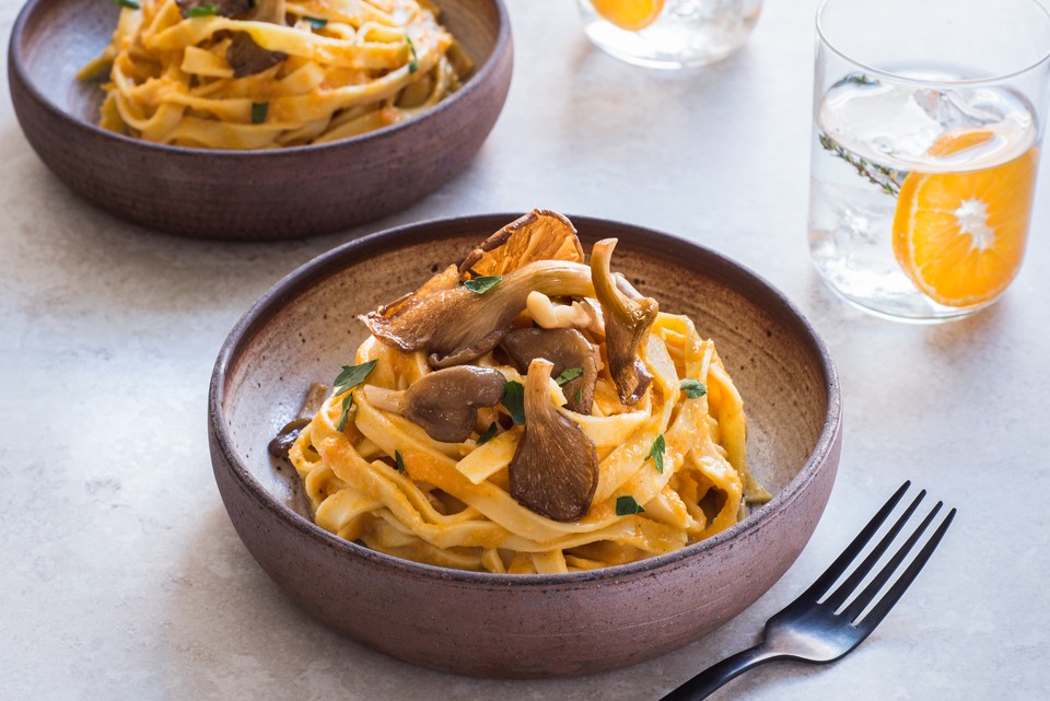 TAGLIATELLE MET ROMIGE POMPOENSAUS